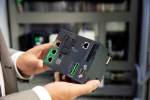 Close up Modicon M262 RZ 11