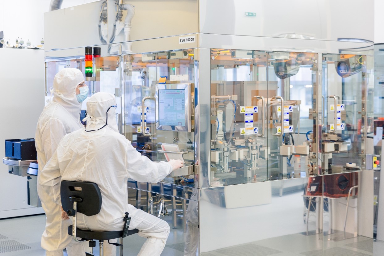 CEA-Leti extends 300mm wafer line & adds avenues for developing disruptive memory, photonics, 3D and quantum technologies