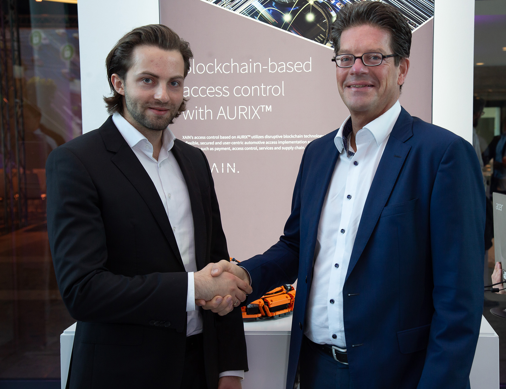Sharing your own car via an app: Infineon and XAIN to collaborate on bringing blockchain into the car