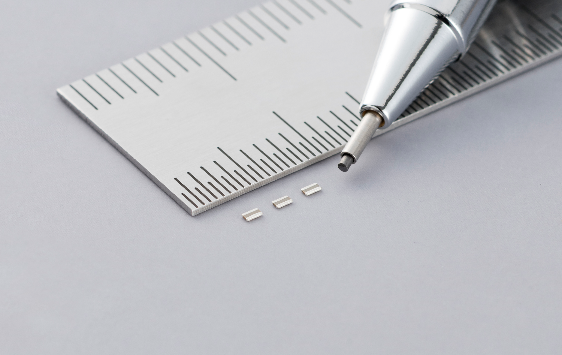 Murata launches “world’s smallest and thinnest” 1µF as LW reversed MLCC for automotive