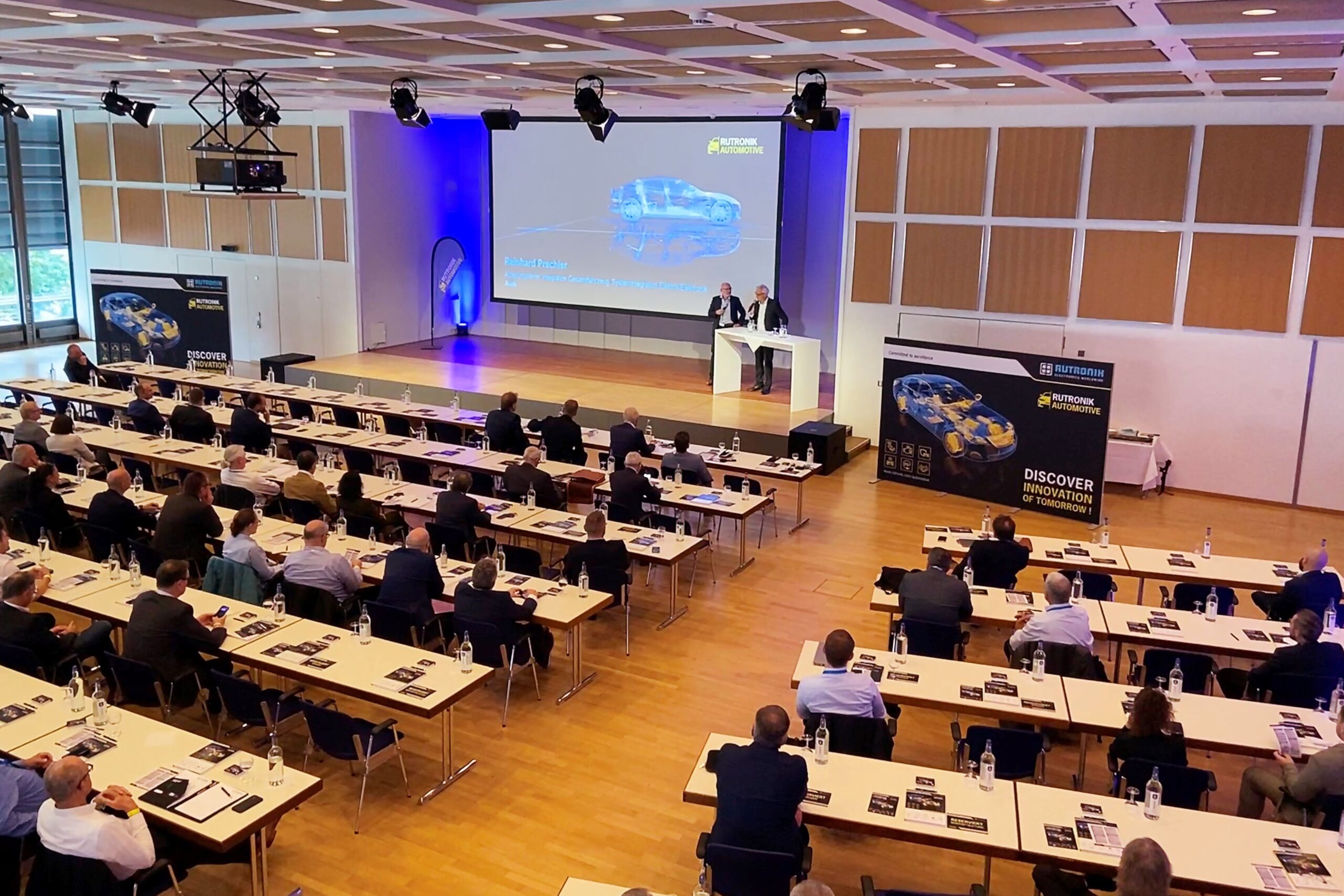 Next generation of vehicles: Trends and developments around electrification and digitalization in the vehicle at the Rutronik Automotive Congress