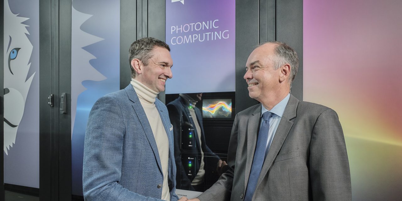 Leibniz Supercomputing Centre computes with light