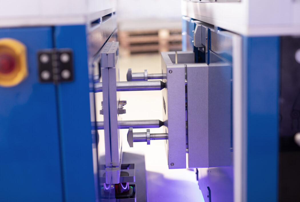 Smart Factory cubes use CombiTac connectors to create modular production lines