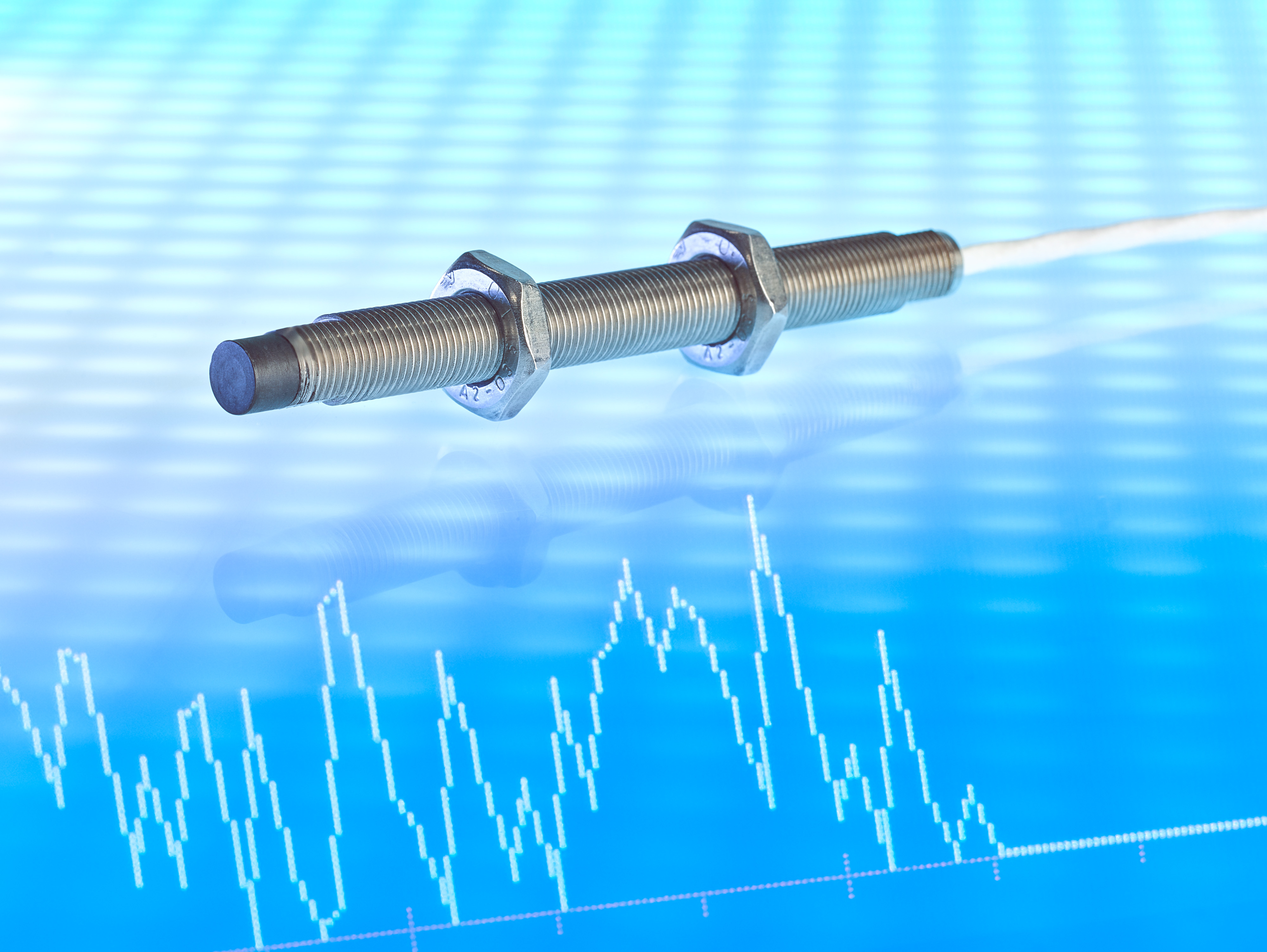 FULLY INTEGRATED PROXIMITY PROBES FOR IMPROVED RELIABILITY