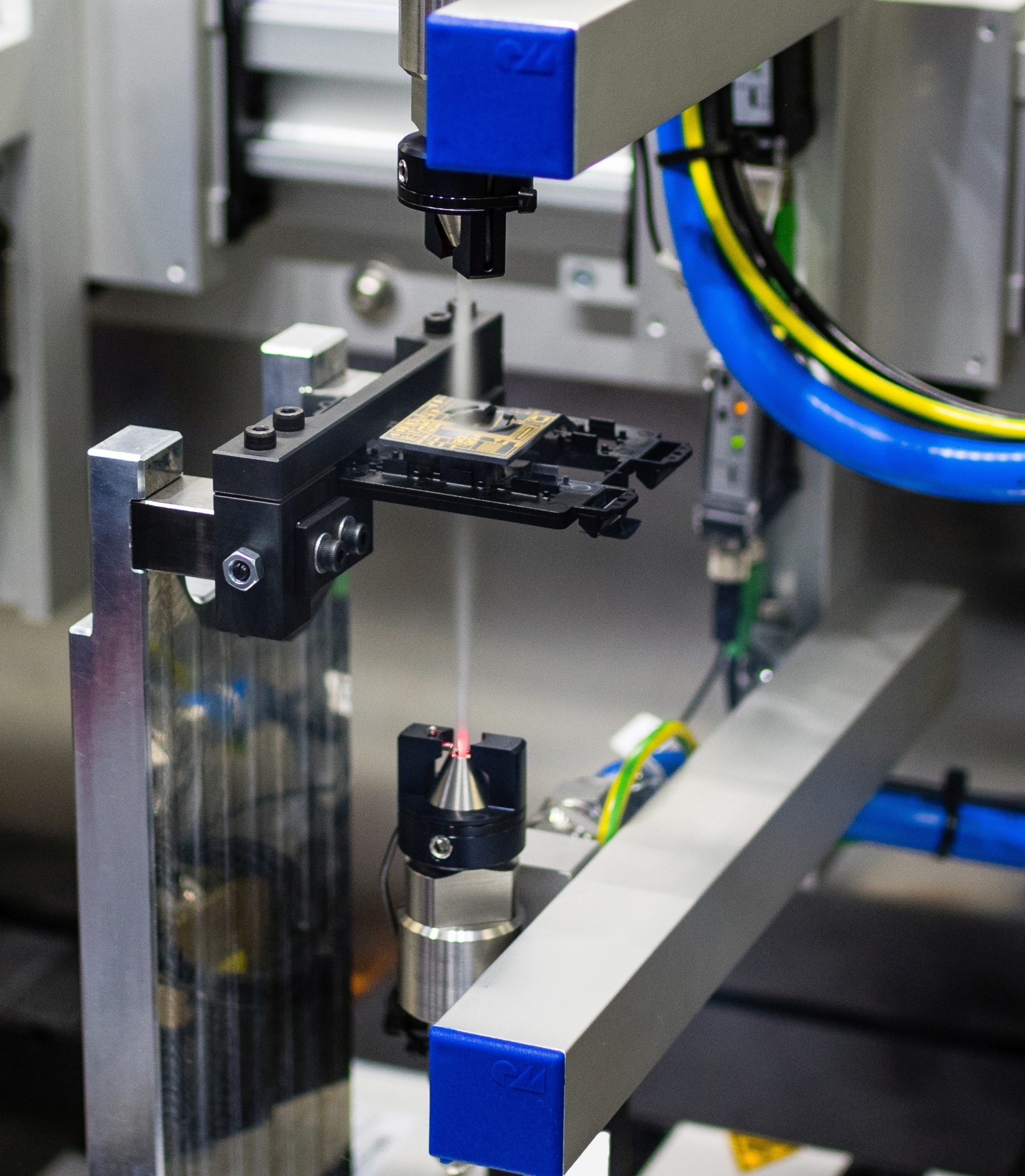 Dry cleaning solution for clean manufacturing environments in electronics and microelectronics