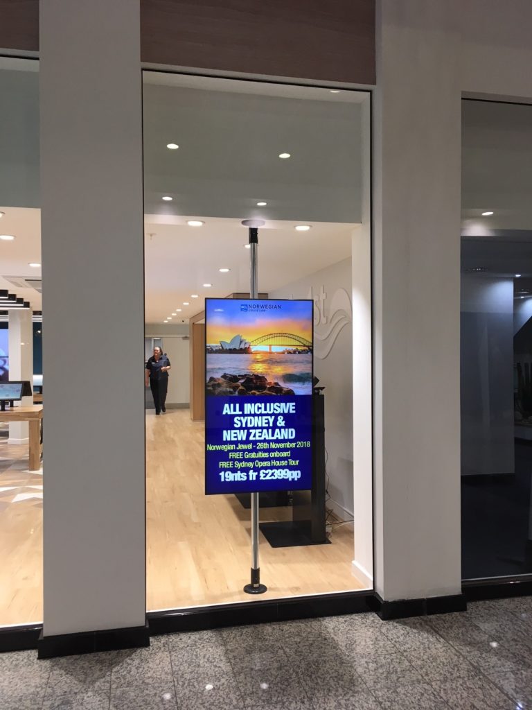 Handy AV creates UK’s first interactive cruise retail store with BrightSign players